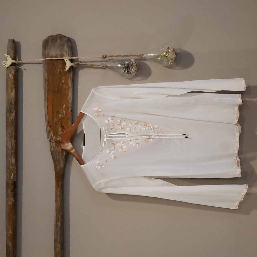 Elie Tahari blouse long sleeve